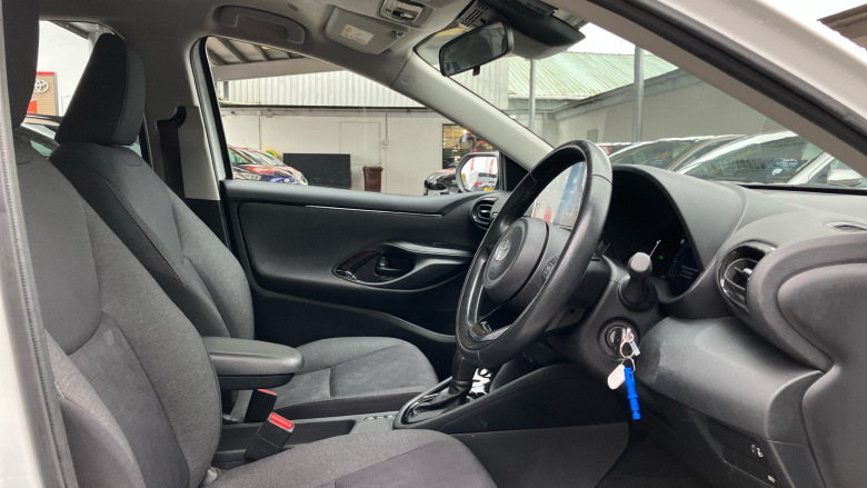 Toyota Yaris 1.5 Hybrid Design 5dr CVT Hybrid Hatchback